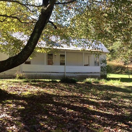 Hotel Country Road House Clendenin Esterno foto